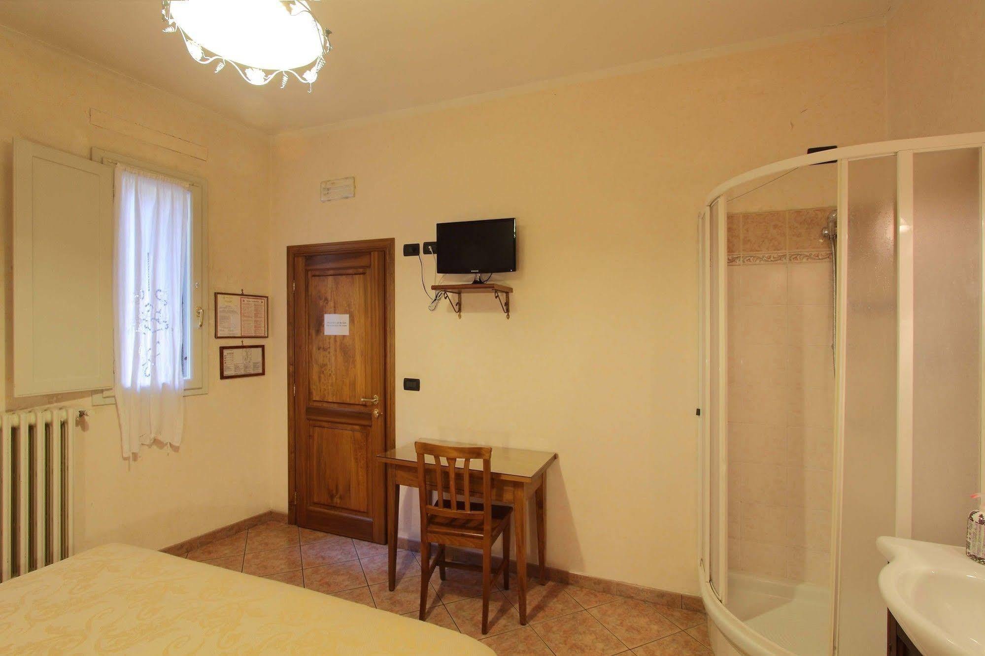 Hotel Margaret Florence Extérieur photo